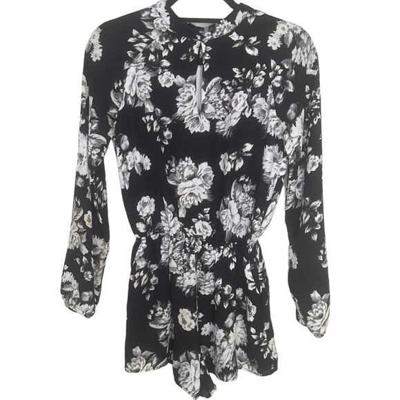 Design Lab Romper High Neck Shorts Long Sleeve Floral Black Grey White XS NWOT - Picture 2 of 14